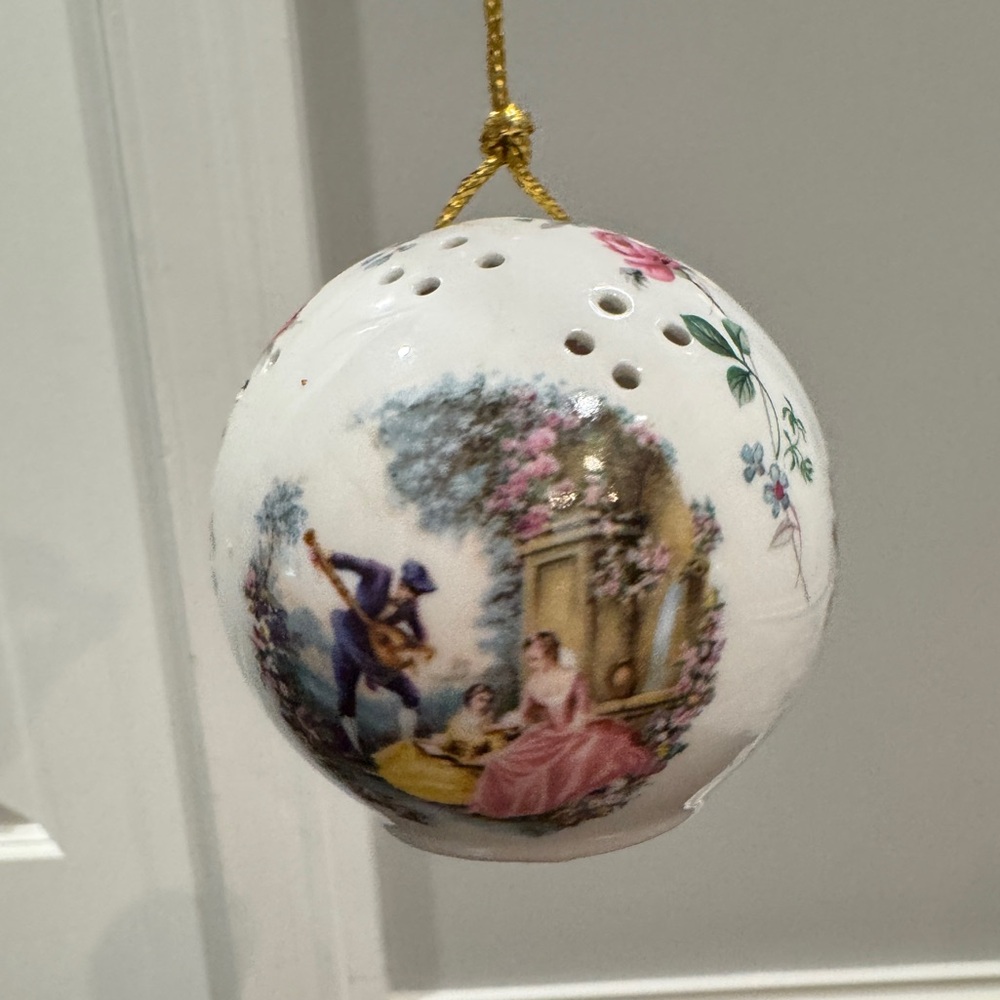 Taylor of London Porcelain Pomander Potpourri Holder Ball Ornament Victorian - Picture 2 of 7